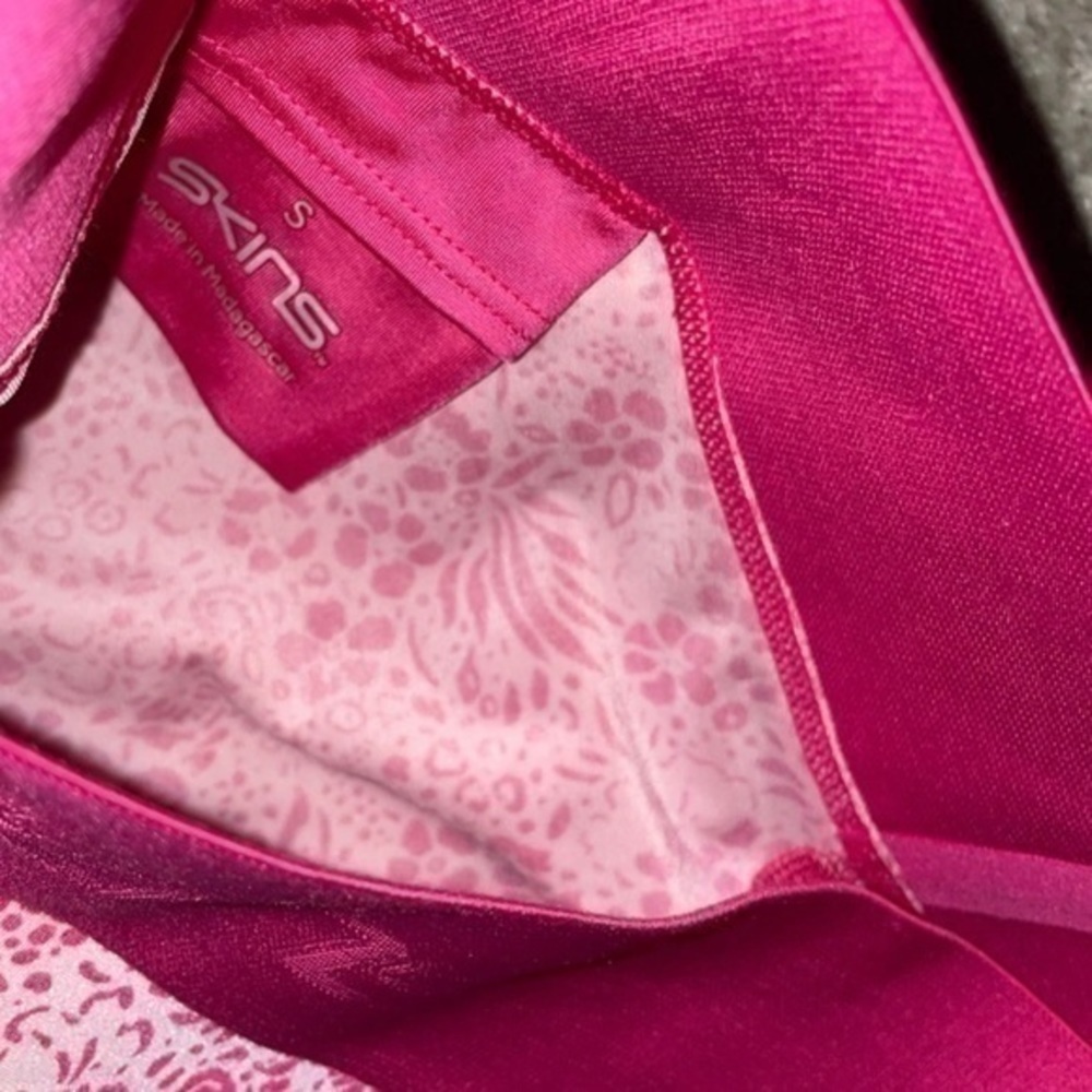 SKINS Pro Performance DNAmic Primary Compression Tights Floral gently preloved - Picture 8 of 14